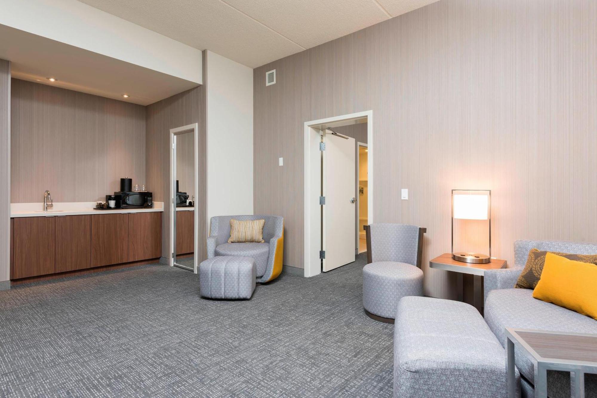 מאונט פלזנט Courtyard By Marriott Mt. Pleasant At Central Michigan University מראה חיצוני תמונה