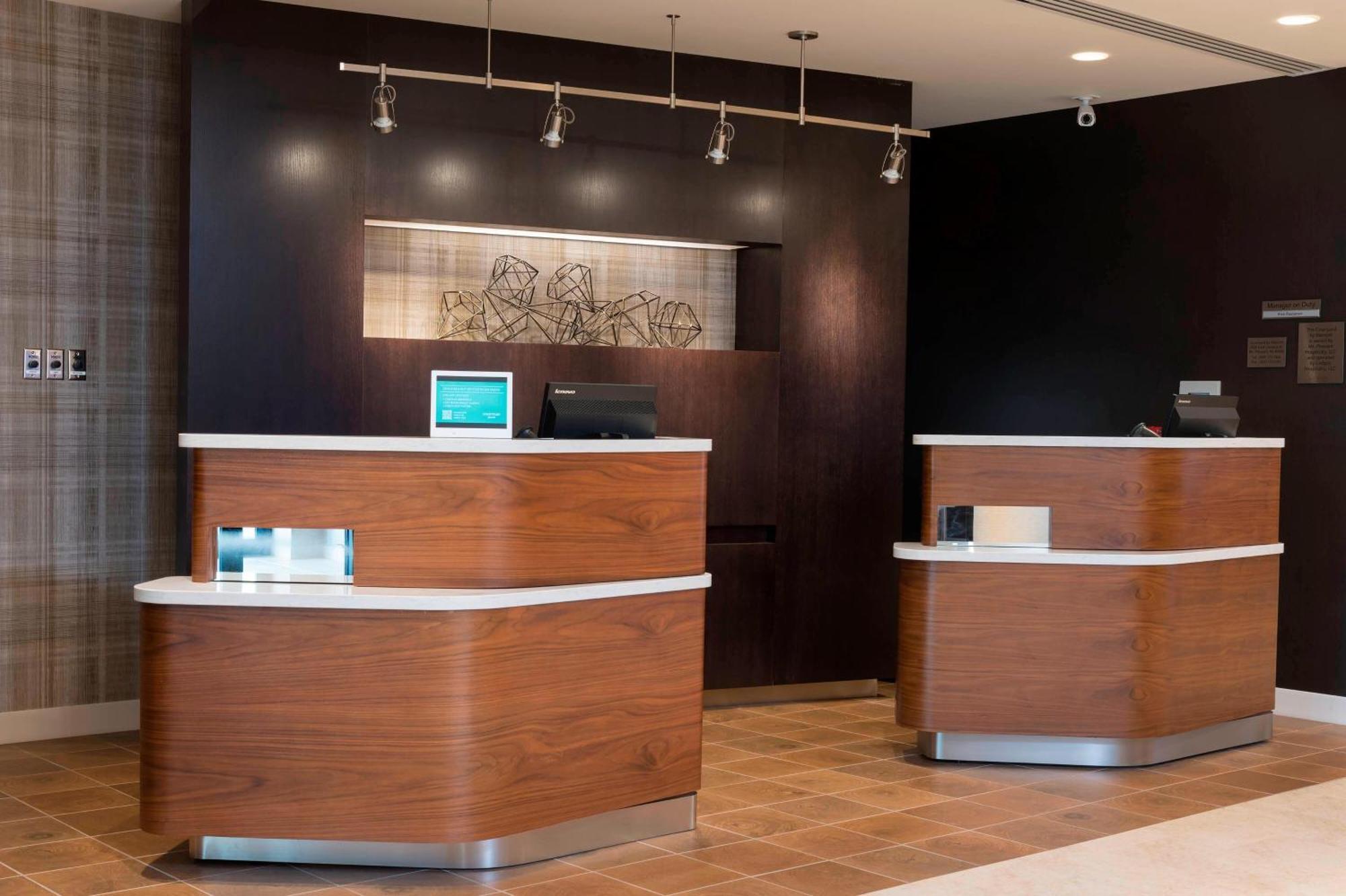מאונט פלזנט Courtyard By Marriott Mt. Pleasant At Central Michigan University מראה חיצוני תמונה