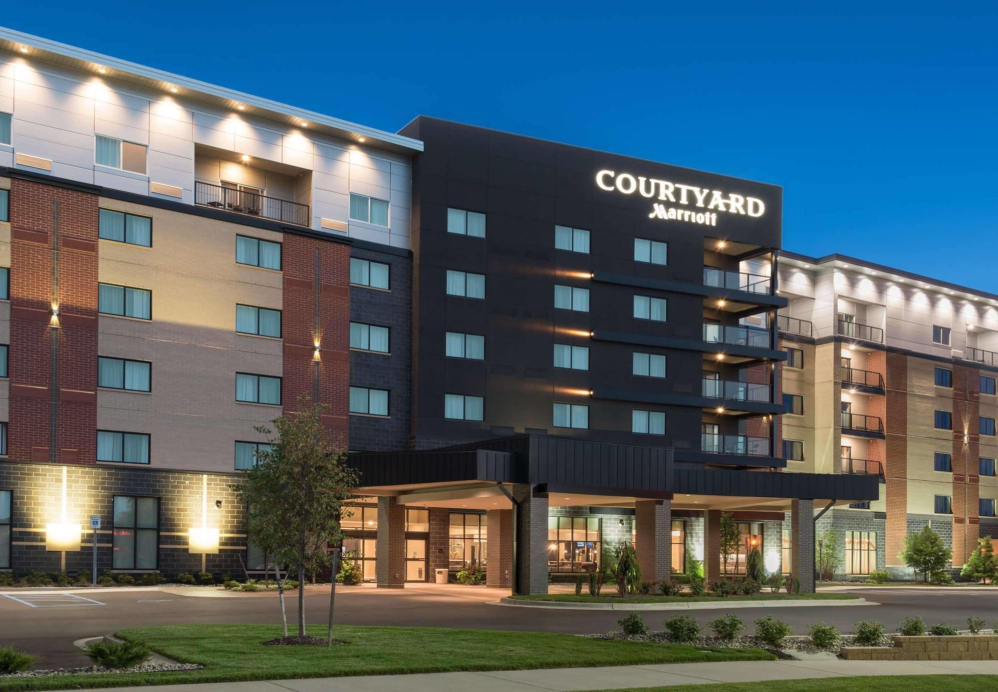 מאונט פלזנט Courtyard By Marriott Mt. Pleasant At Central Michigan University מראה חיצוני תמונה