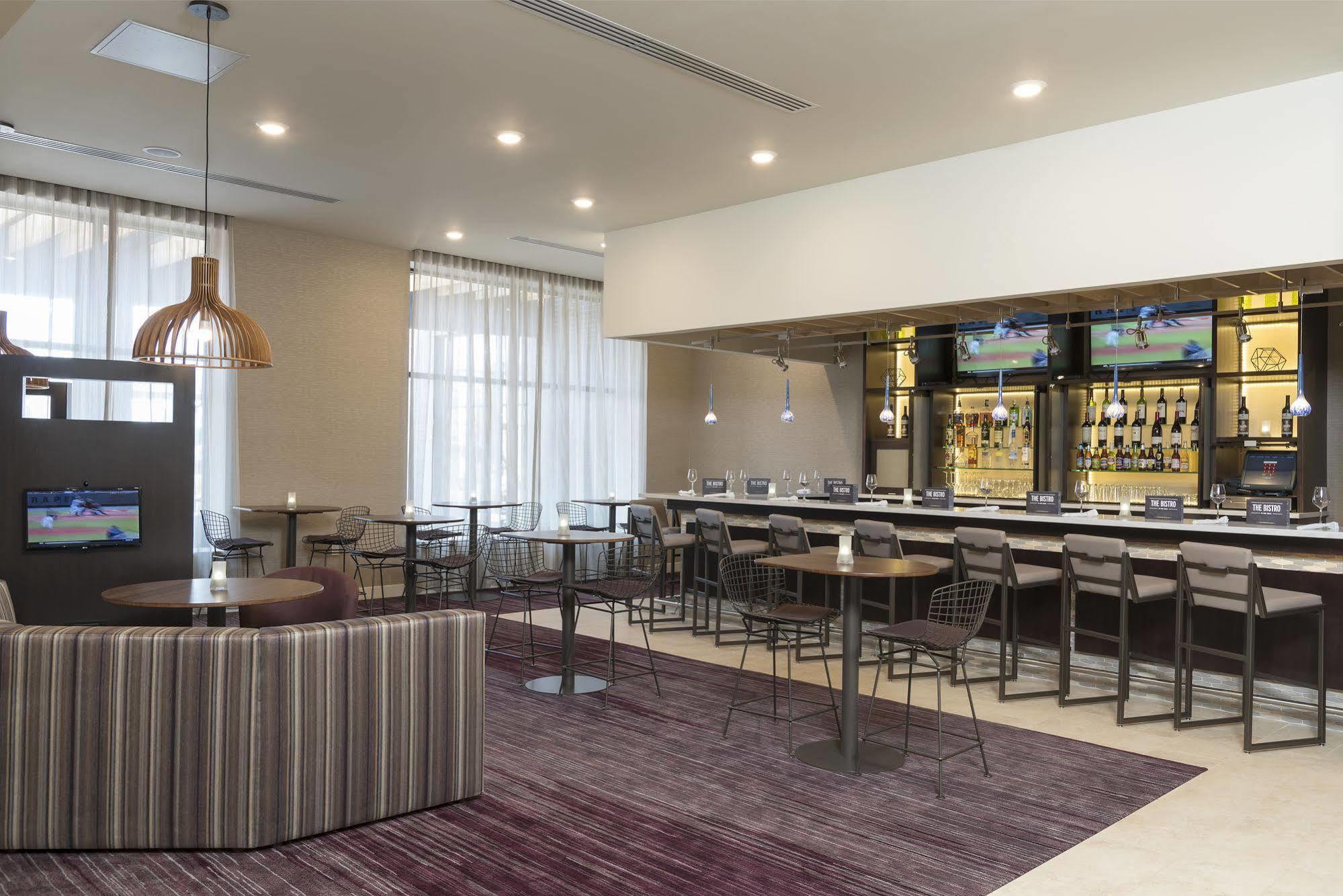 מאונט פלזנט Courtyard By Marriott Mt. Pleasant At Central Michigan University מראה חיצוני תמונה